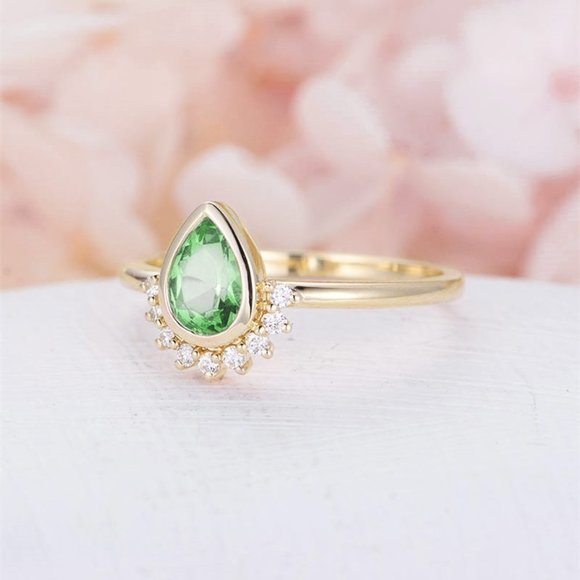 💝 Sweet Thin Beautiful Pear Zircon Crown Lovely Gold Ring for Women,EVGG… - Picture 7 of 7